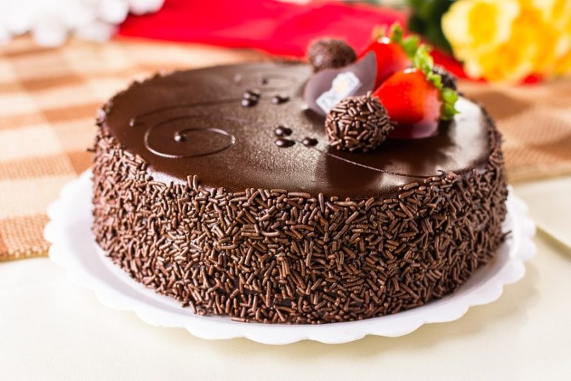 Come decorare una torta al cioccolato